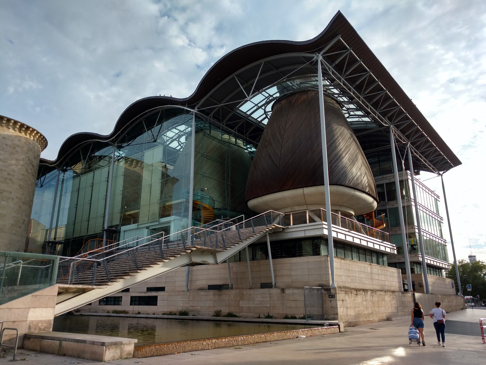 Projet d’homicide déjoué à Bordeaux : trois personnes écrouées