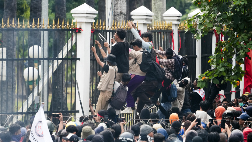 Crise politique en Indonésie : colère populaire et répression policière, après un incident mortel à Jakarta