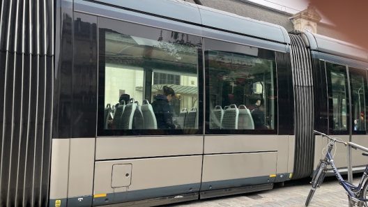 Recrutement express dans le tram : 50 entreprises mobilisées