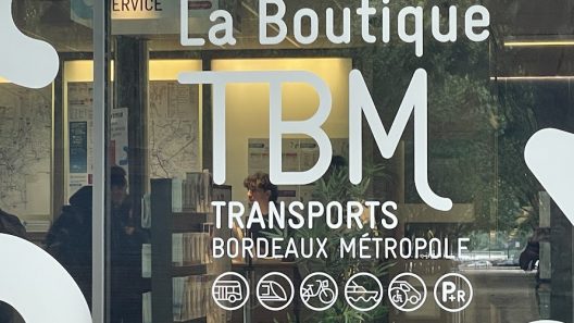 Bus TBM à Bordeaux : agressé par un usager, un chauffeur suspendu attaque son employeur