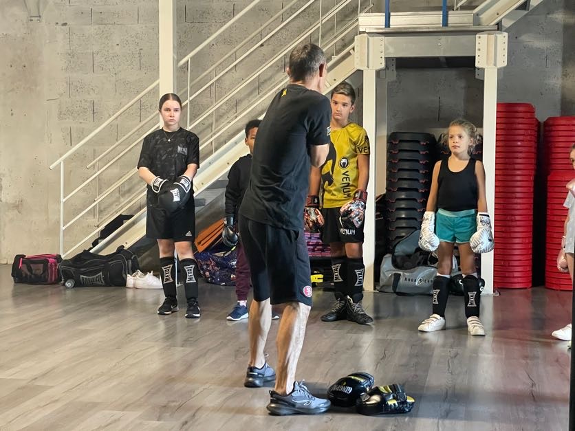 Le Cercle Savate Boxe Française d'Eysines : une école du respect qui façonne des sportifs complets et stratèges