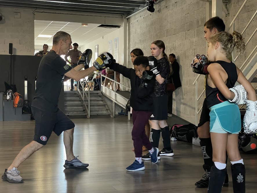 Le Cercle Savate Boxe Française d'Eysines : une école du respect qui façonne des sportifs complets et stratèges