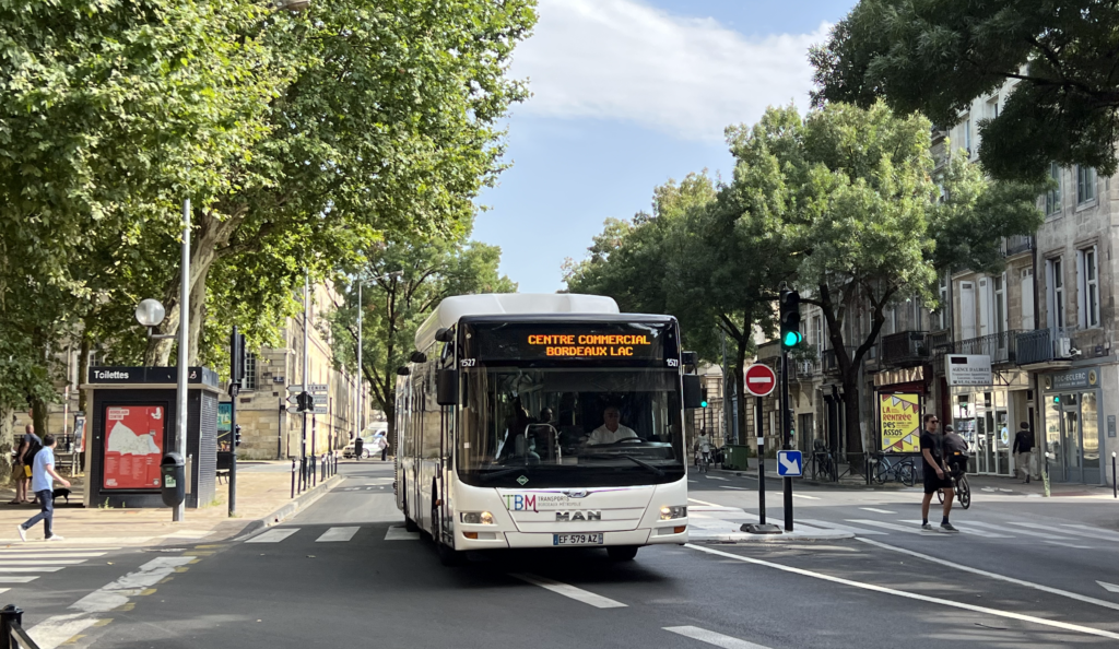 Mobilité urbaine à Saint-Médard-en-Jalles : vers un bus plus rapide et des pistes cyclables sécurisées