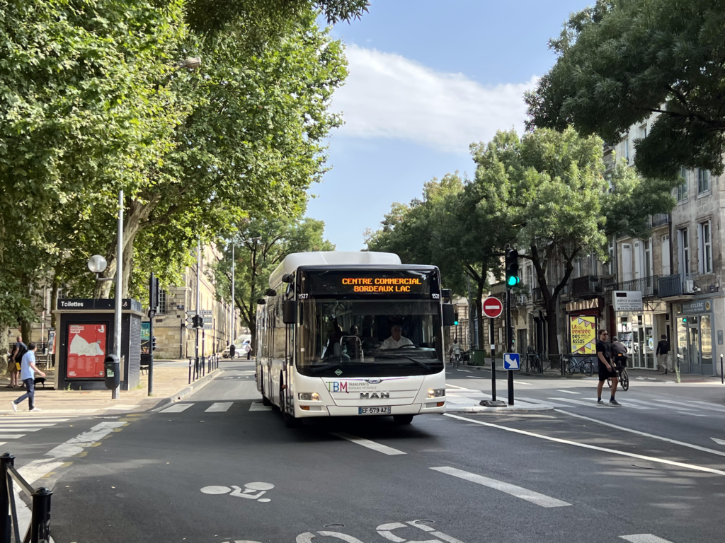 Mobilité urbaine à Saint-Médard-en-Jalles : vers un bus plus rapide et des pistes cyclables sécurisées