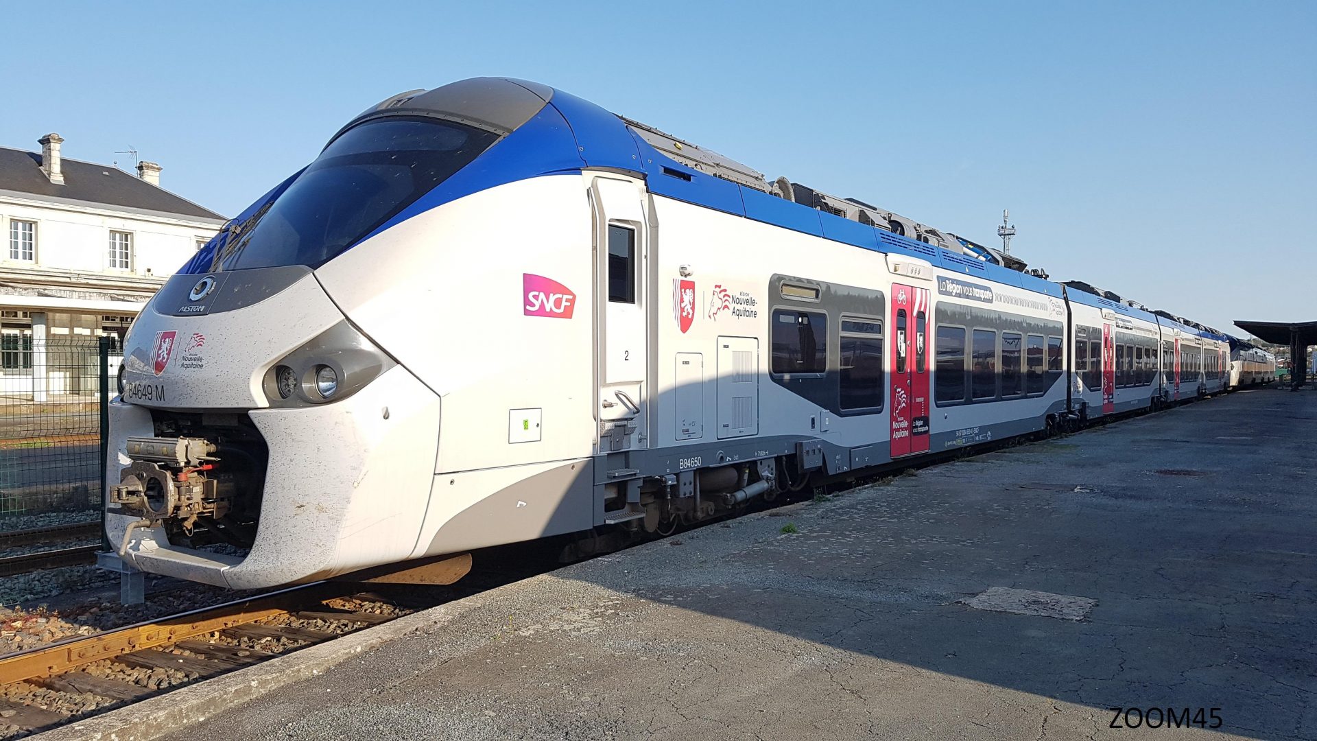 Un train percute une voiture près de Bordeaux