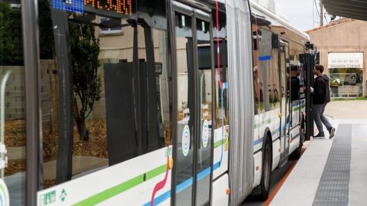 Intrusion dans un autobus à Bègles : un quinquagénaire arrêté par la police