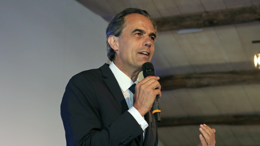 Bordeaux : la candidature de Philippe Dessertine relance la bataille des municipales 2026