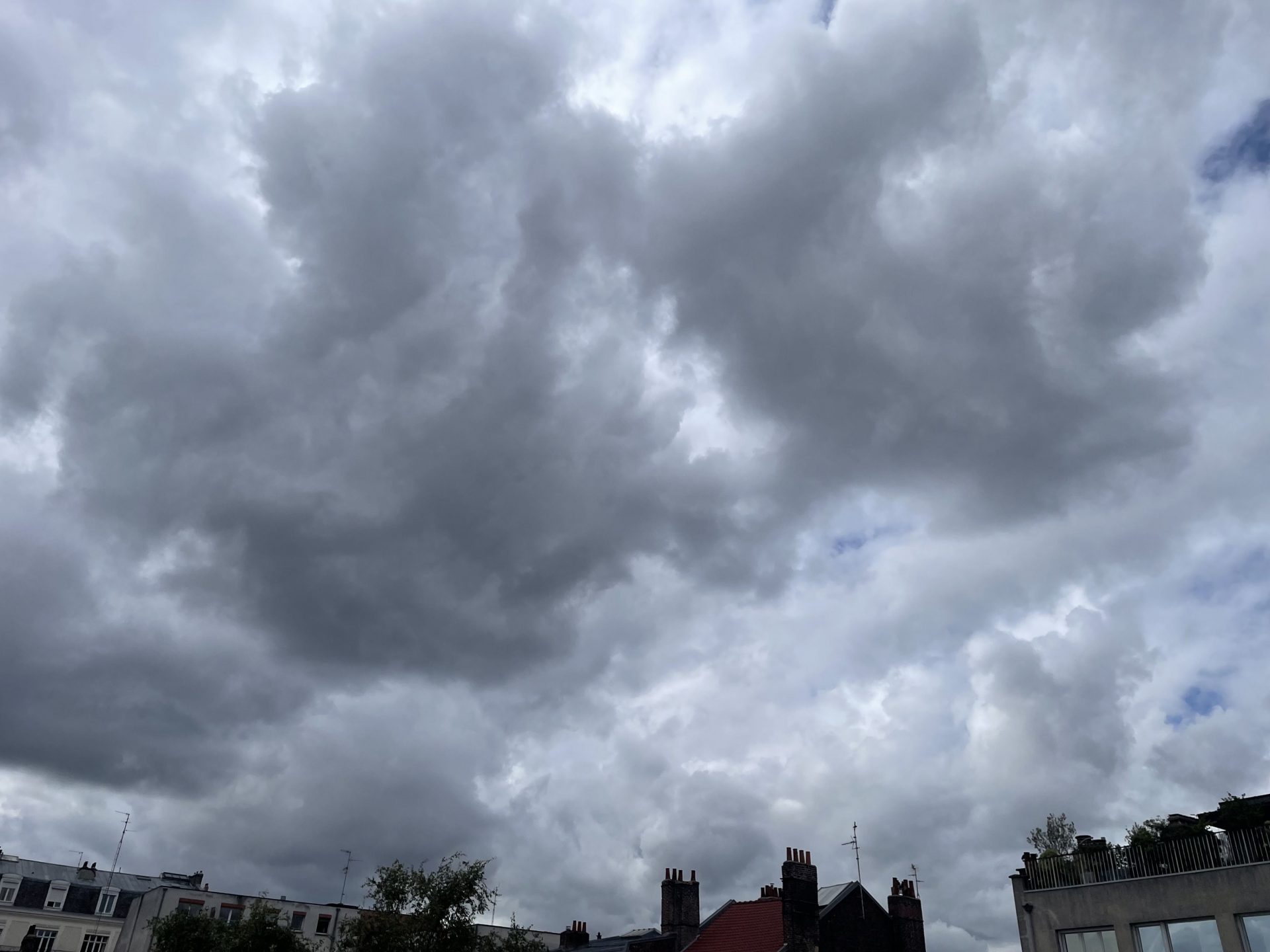 Prévisions météo du samedi 20 septembre en Gironde : chaleur estivale et risque d’orage en soirée