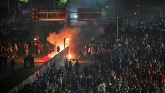 Crise politique en Indonésie : colère populaire et répression policière, après un incident mortel à Jakarta