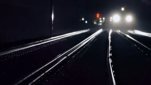 Tunnel ferroviaire de Lormont : décès de deux adolescentes, rumeurs et fausses infos balayées par l’autopsie