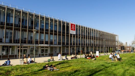 La plainte du directeur de Sciences Po Bordeaux ravive les divisions au sein de l’école