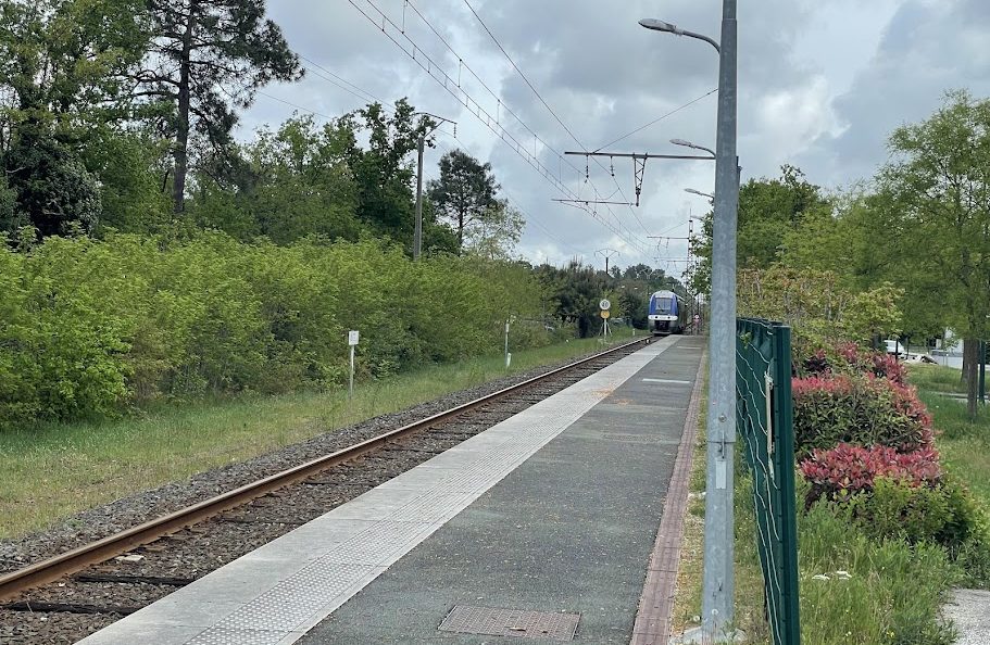 Un homme perd la vie sur les voies ferrées à Parempuyre, la famille s’exprime auprès du Bulletin Bordelais