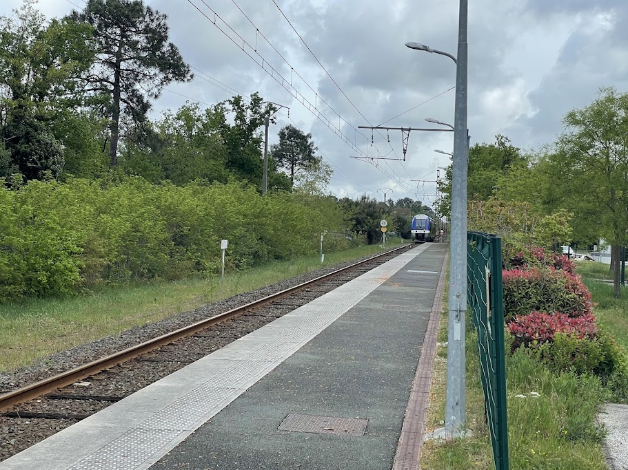 Un homme perd la vie sur les voies ferrées à Parempuyre, la famille s’exprime auprès du Bulletin Bordelais