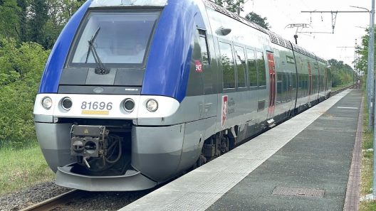 Parempuyre : un homme tué après une collision entre un TER et une voiture