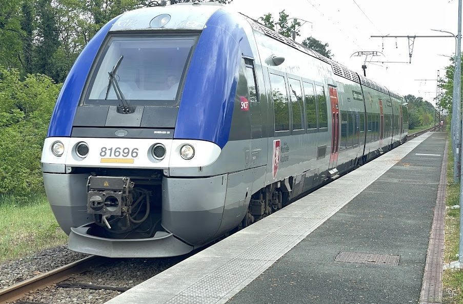 Parempuyre : un homme tué après une collision entre un TER et une voiture