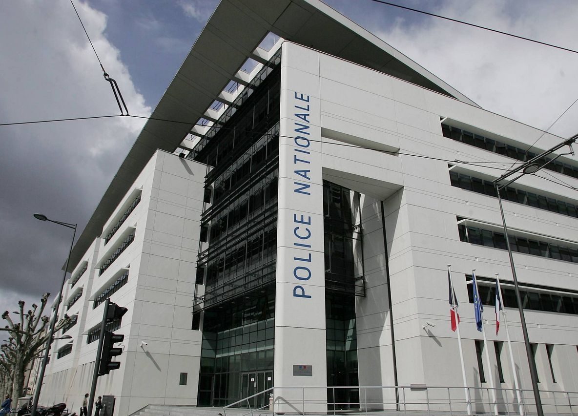Bordeaux : enquête après la mort d’un suspect placé en cellule