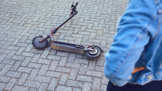 Bordeaux : drame rue Malbec, deux hommes grièvement blessés dans une collision