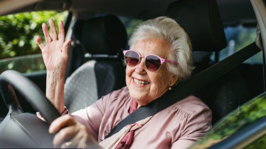 Permis de conduire et seniors : l’UE pousse la France à évaluer l’aptitude à conduire
