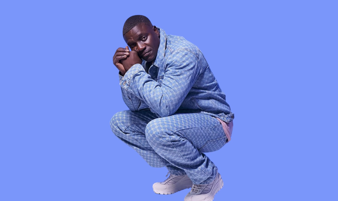 Problèmes judiciaires pour le chanteur superstar Akon : détention éclair après un mandat d’arrêt