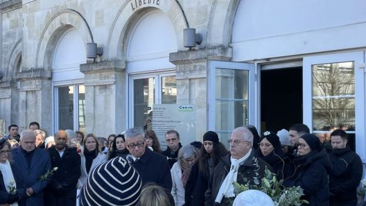 La Ville de Cenon inaugure un monument en mémoire de Nasrine, victime de féminicide