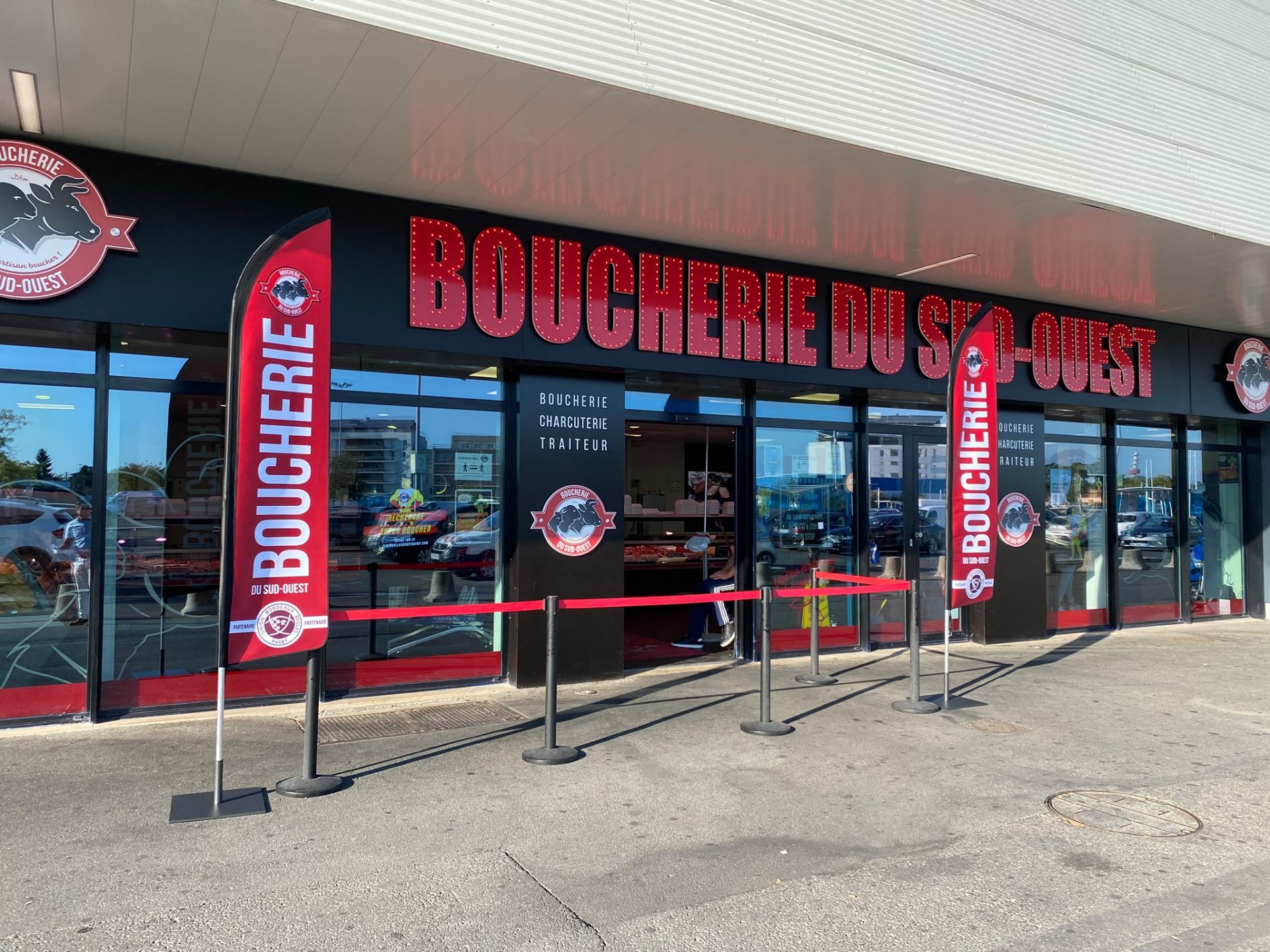 Lormont : un créateur de contenus transforme une boucherie en guerre numérique pour 450 €