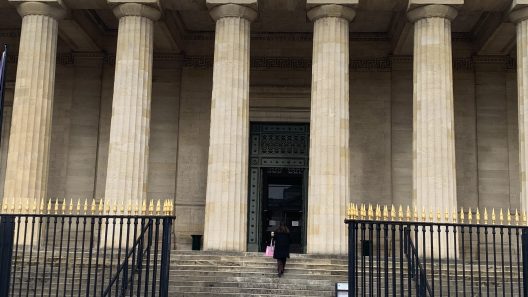 Double infanticide en Gironde : une mère face à la justice trois ans après le drame