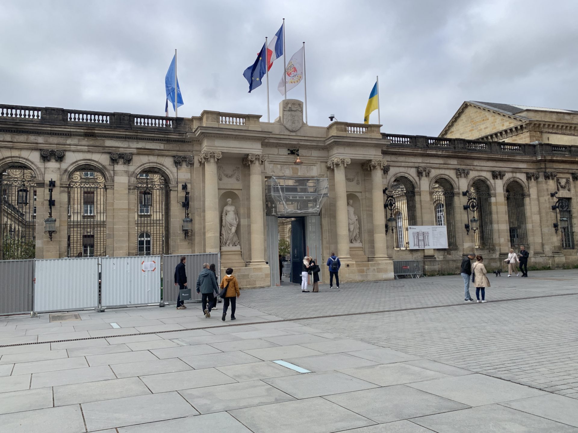Bordeaux : Pierre Hurmic renforce la police municipale avec des brigades de proximité