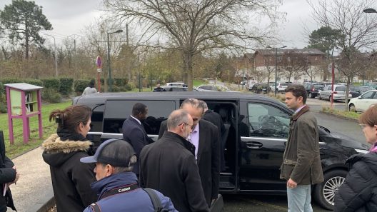 Parempuyre accueille Jean Castex pour un échange sur la crise ferroviaire aux portes du Médoc