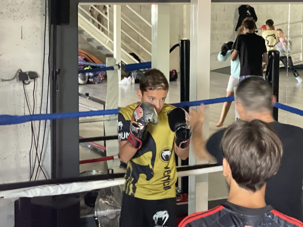 Boxe à Eysines : le Cercle SBF33 forge des champions mondiaux et ouvre le ring gratuitement