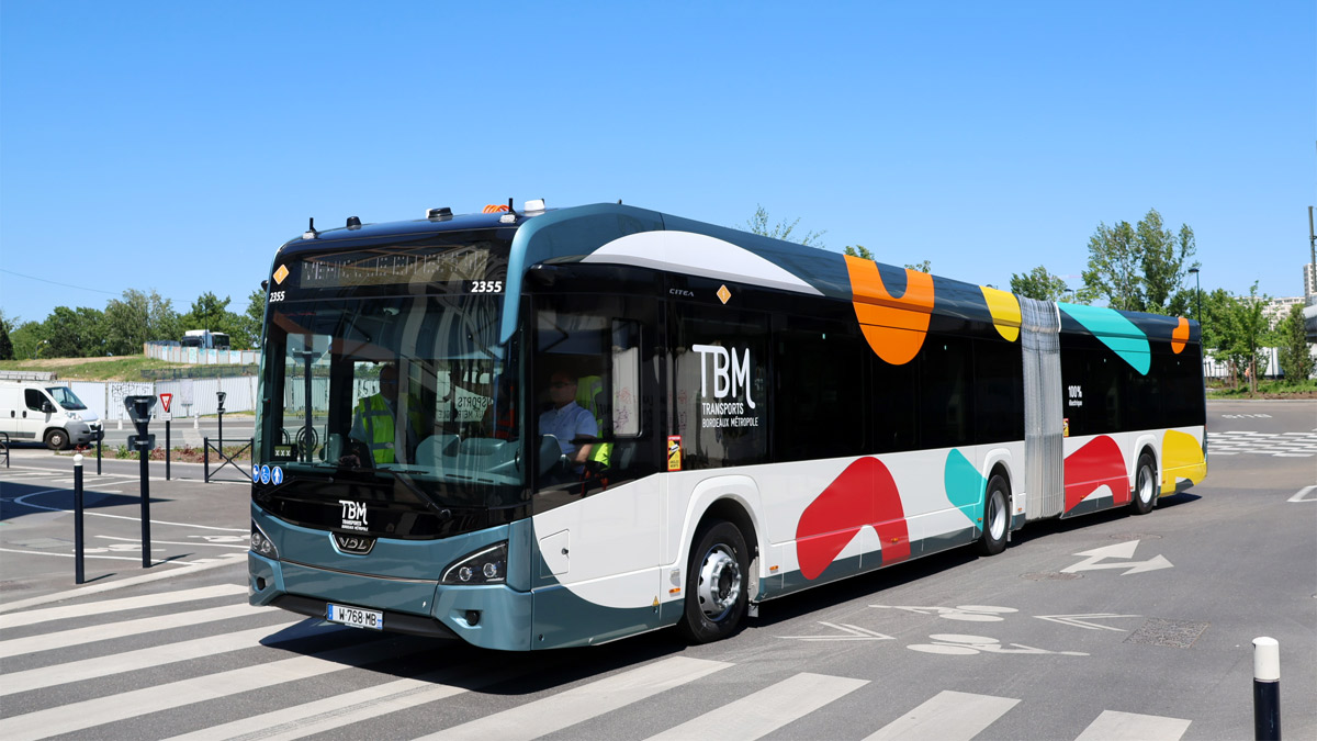 Transition écologique à Bordeaux : la ligne G adopte des bus 100 % électriques