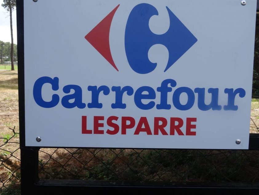 Incident à Carrefour : le dioxyde de carbone force l’évacuation du magasin de Lesparre‑Médoc