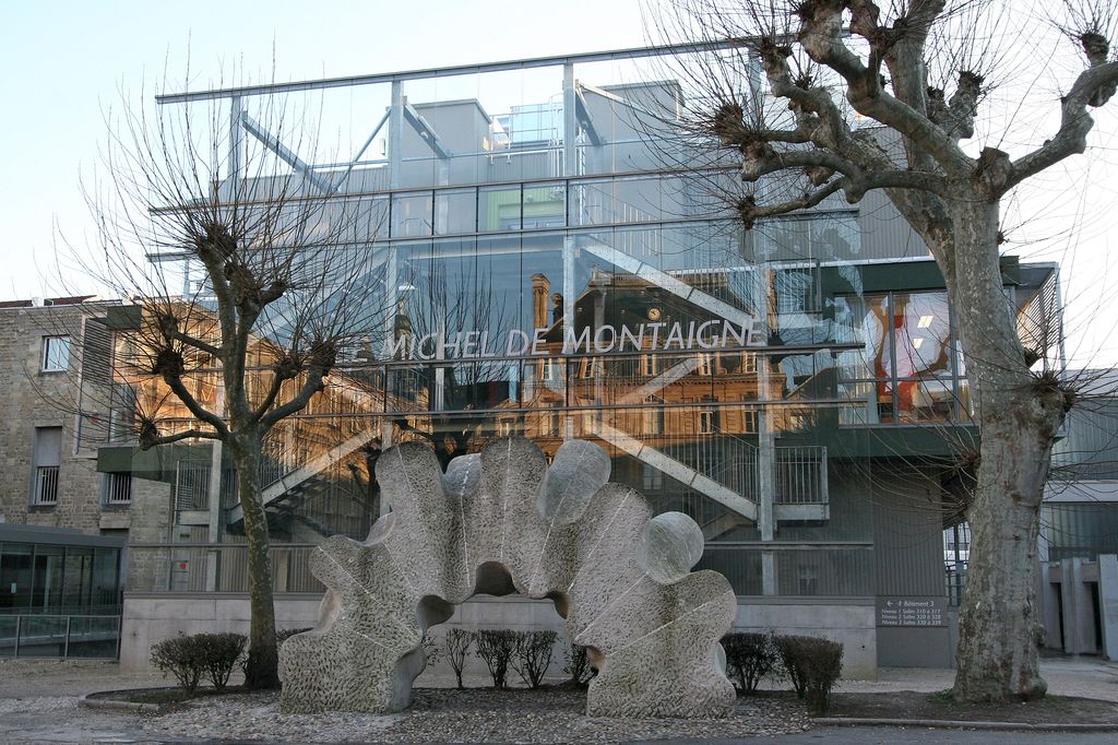 Tragédie au lycée Michel-Montaigne : enquête en cours après la mort d’un adolescent