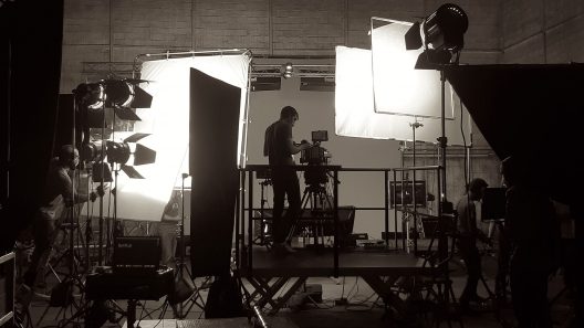 Académie Mano : Bordeaux lance une école de cinéma gratuite pour les jeunes défavorisés