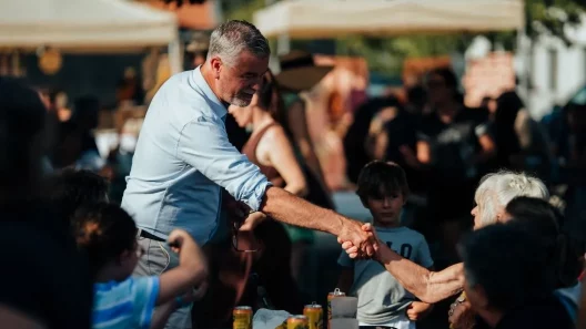 Villenave-d’Ornon : Poignonec promet des armes létales, la gauche mise sur la prévention