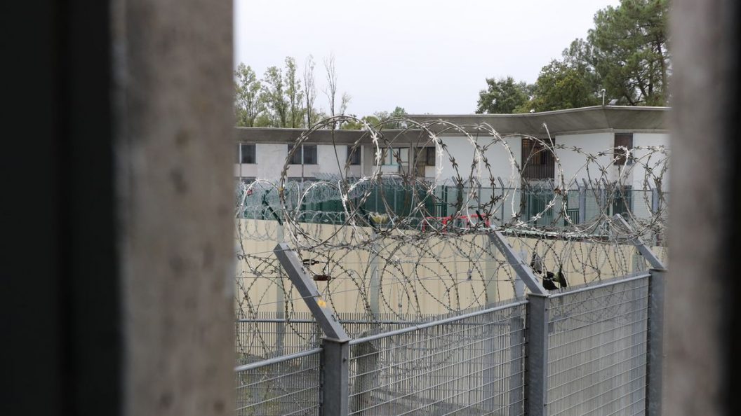 Urgence carcérale à Bordeaux-Gradignan : surpopulation et épuisement des surveillants