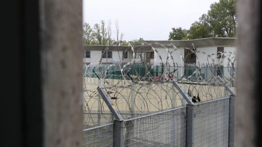Urgence carcérale à Bordeaux-Gradignan : surpopulation et épuisement des surveillants
