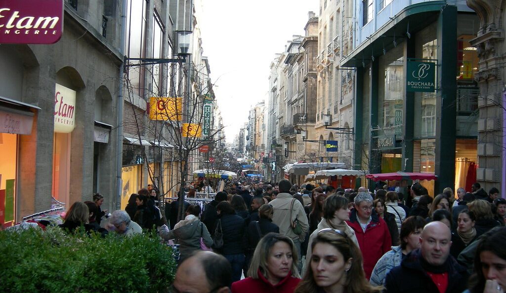 Bordeaux : une forte odeur envahit Sainte-Catherine après une action d’Extinction Rebellion