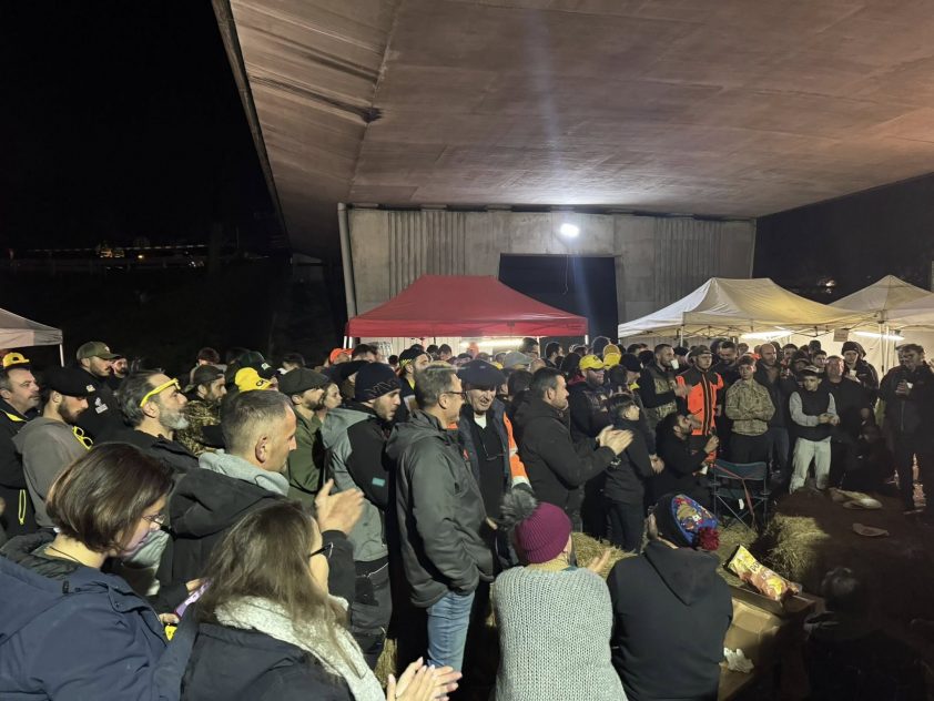 CR 33 : blocage levé à Cestas, l’État promet un rendez-vous sur l’élevage