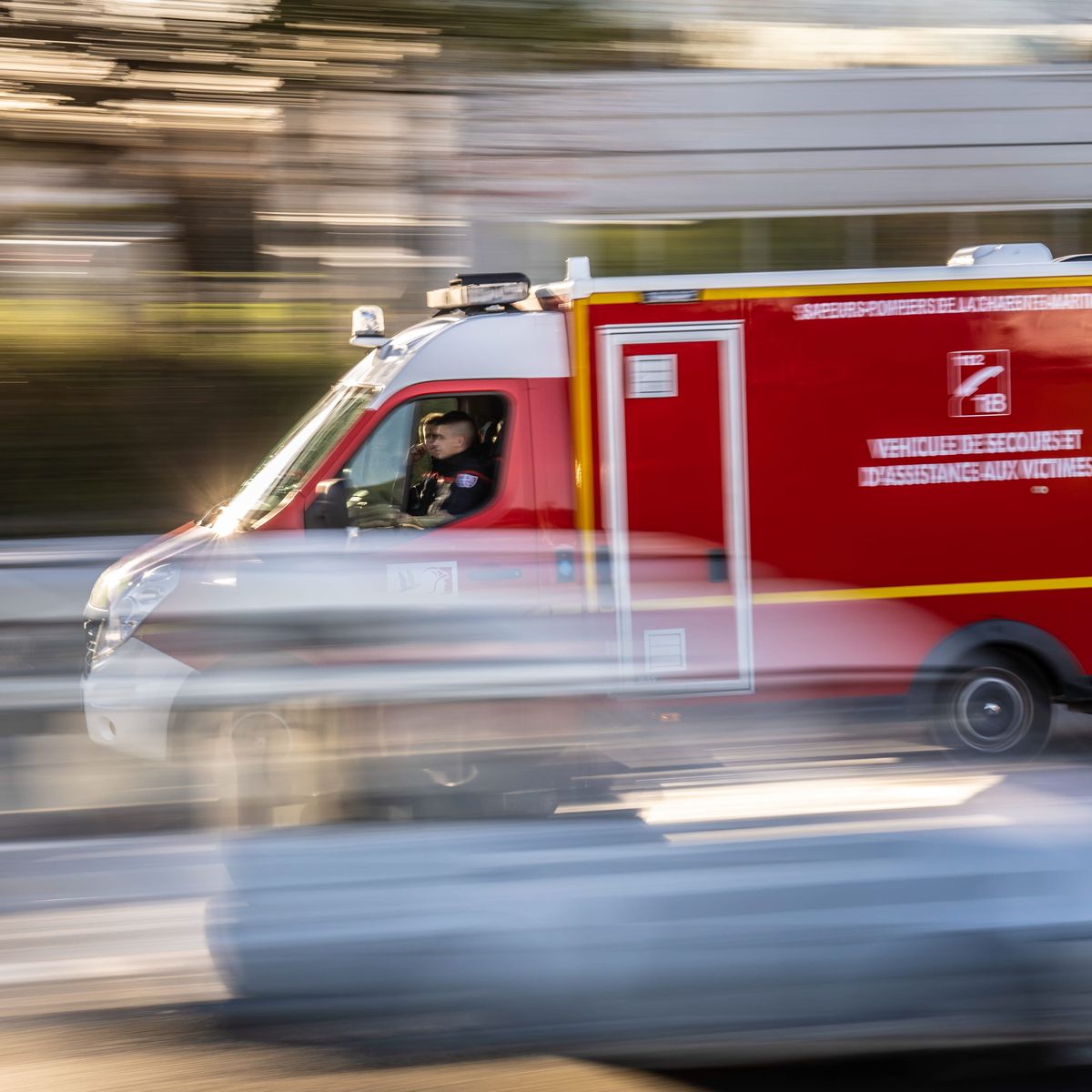Lacanau endeuillée après un violent accident de la route en pleine ville