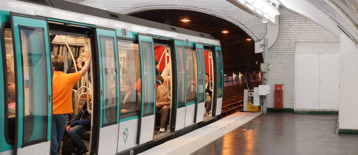 Métro parisien : un individu en situation irrégulière mis en examen après trois attaques sur des femmes