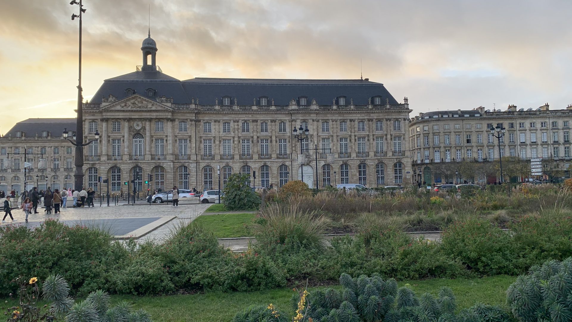 Bordeaux renforce le contrôle des locations Airbnb pour le Nouvel An 2025