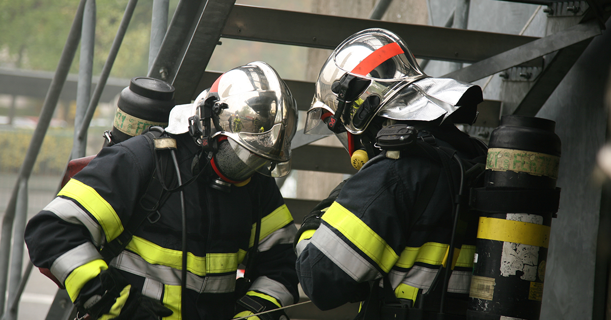 Bègles : un feu dans un immeuble entraîne l’évacuation de nombreux résidents sur le boulevard Jean-Jacques Bosc