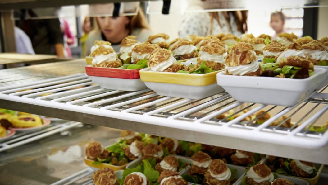 Pessac acte la gestion privée de la restauration jusqu’en 2030, l’opposition quitte le conseil