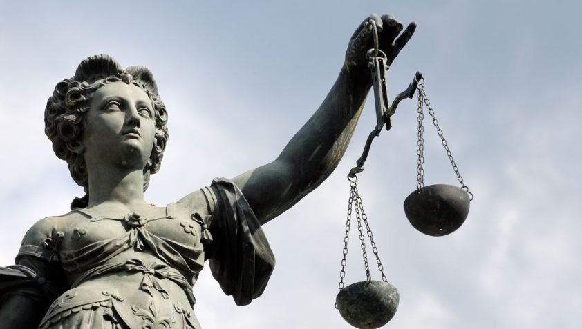 Chaos à Périgueux : l’appel d’un procès pour meurtre de drogue tourne mal dans la salle d’audience