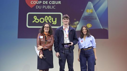 À Bordeaux, une carte bancaire solidaire permet aux sans-abri de recevoir des dons sans argent liquide