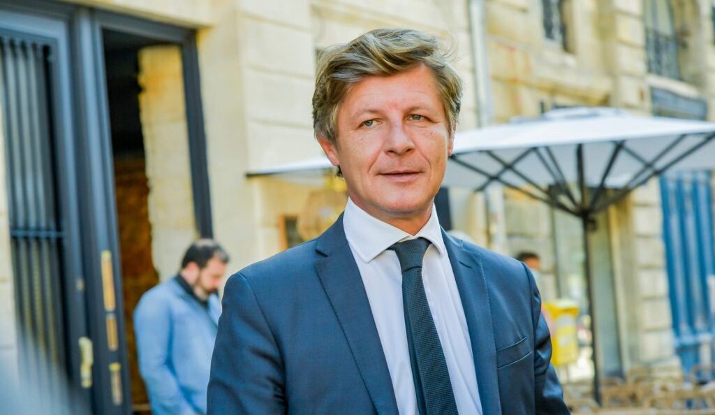 Bordeaux : l’hommage à Nicolas Florian rattrapé par le calendrier électoral