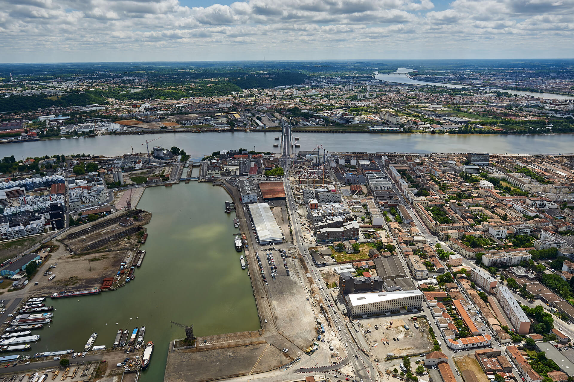 Nouvel An endeuillé à Bordeaux : un corps découvert dans les eaux des bassins à flot