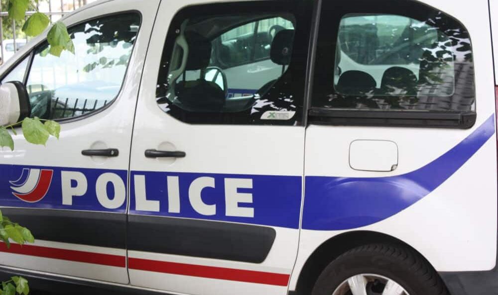 Chaos à Lormont : un café dévasté par une attaque éclair