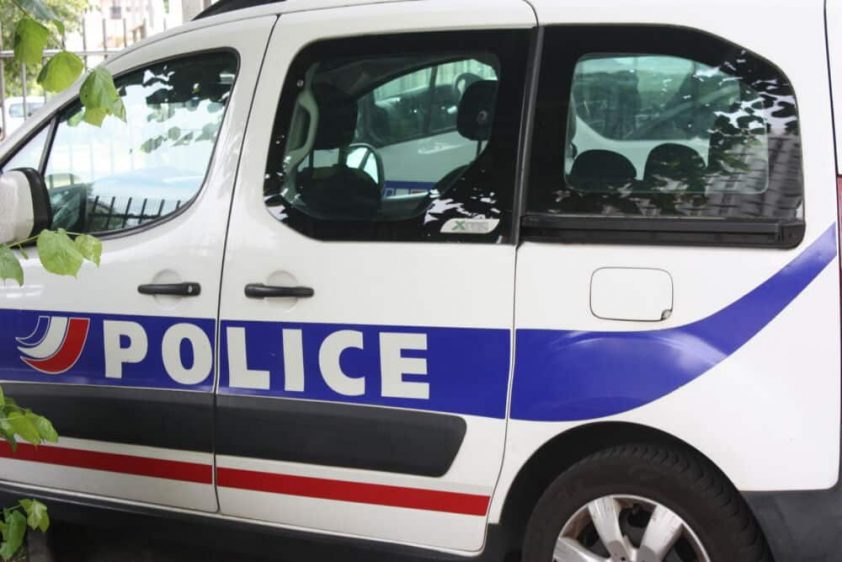 Chaos à Lormont : un café dévasté par une attaque éclair