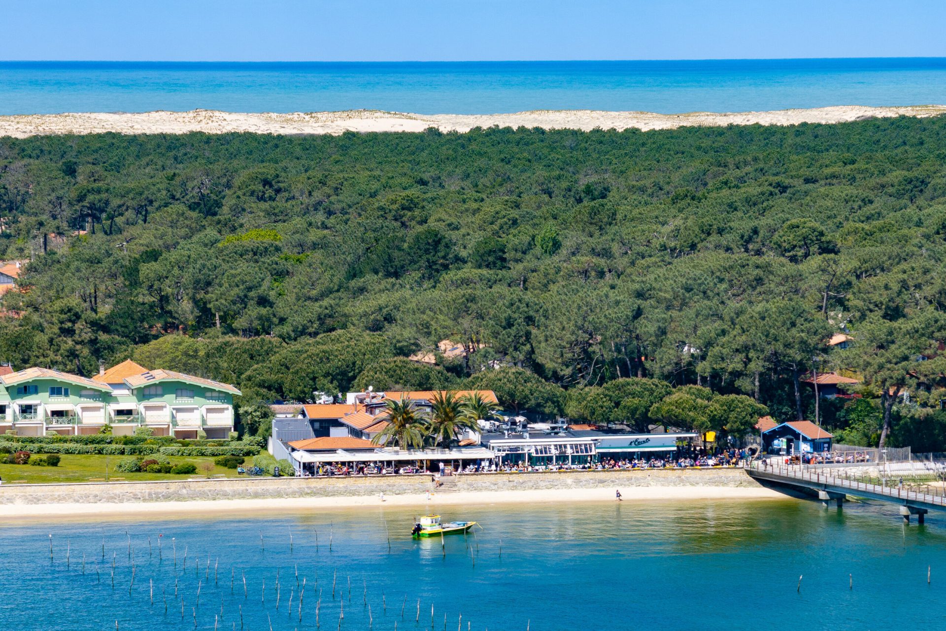 Une décision judiciaire met fin aux installations temporaires des restaurants L’Escale et Pinasse Café